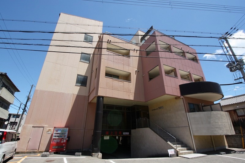 三田市相生町のマンションの建物外観