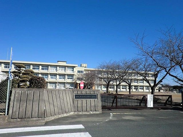 【浜松市浜名区中条のアパートの小学校】