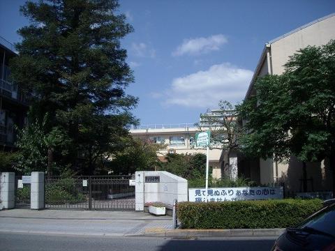 　茨木市立養精中学校（その他　372m）