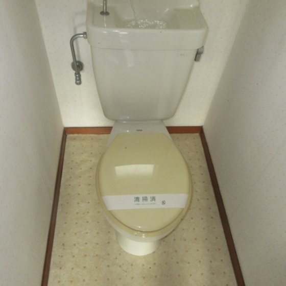 トイレ　※別号室のお写真となります。