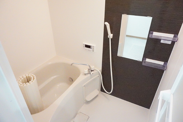 バス・シャワールーム　追焚給湯付きバス