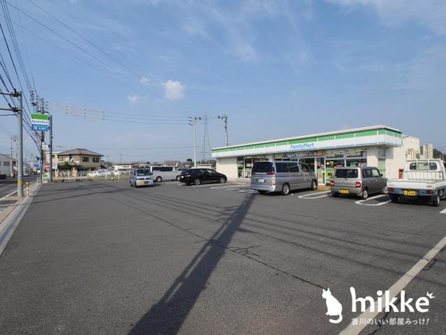 コンビニ　ファミリーマート（コンビニ）まで1698m