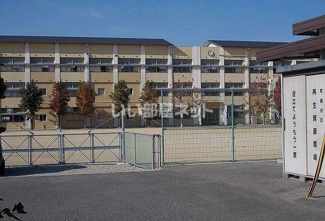 小学校　今治市立常盤小学校（小学校）まで274m