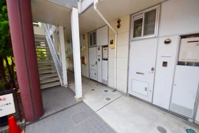 エントランス　★玄関前スパース★