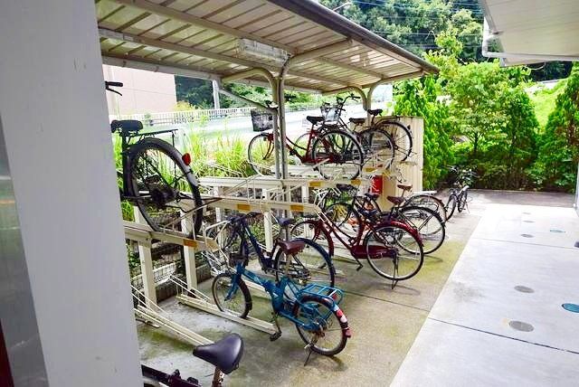 駐車場　★屋根付き駐輪場★