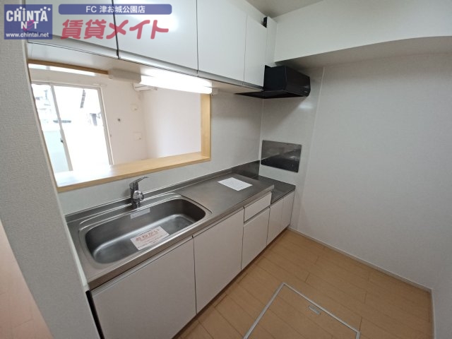 キッチン　同物件別室画像