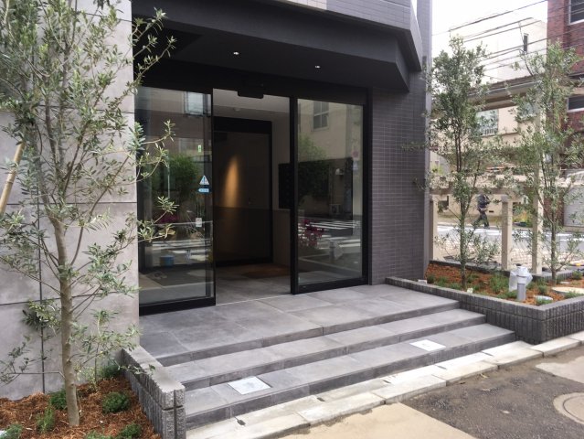 エントランス　毎日通るエントランスはこのようになっています