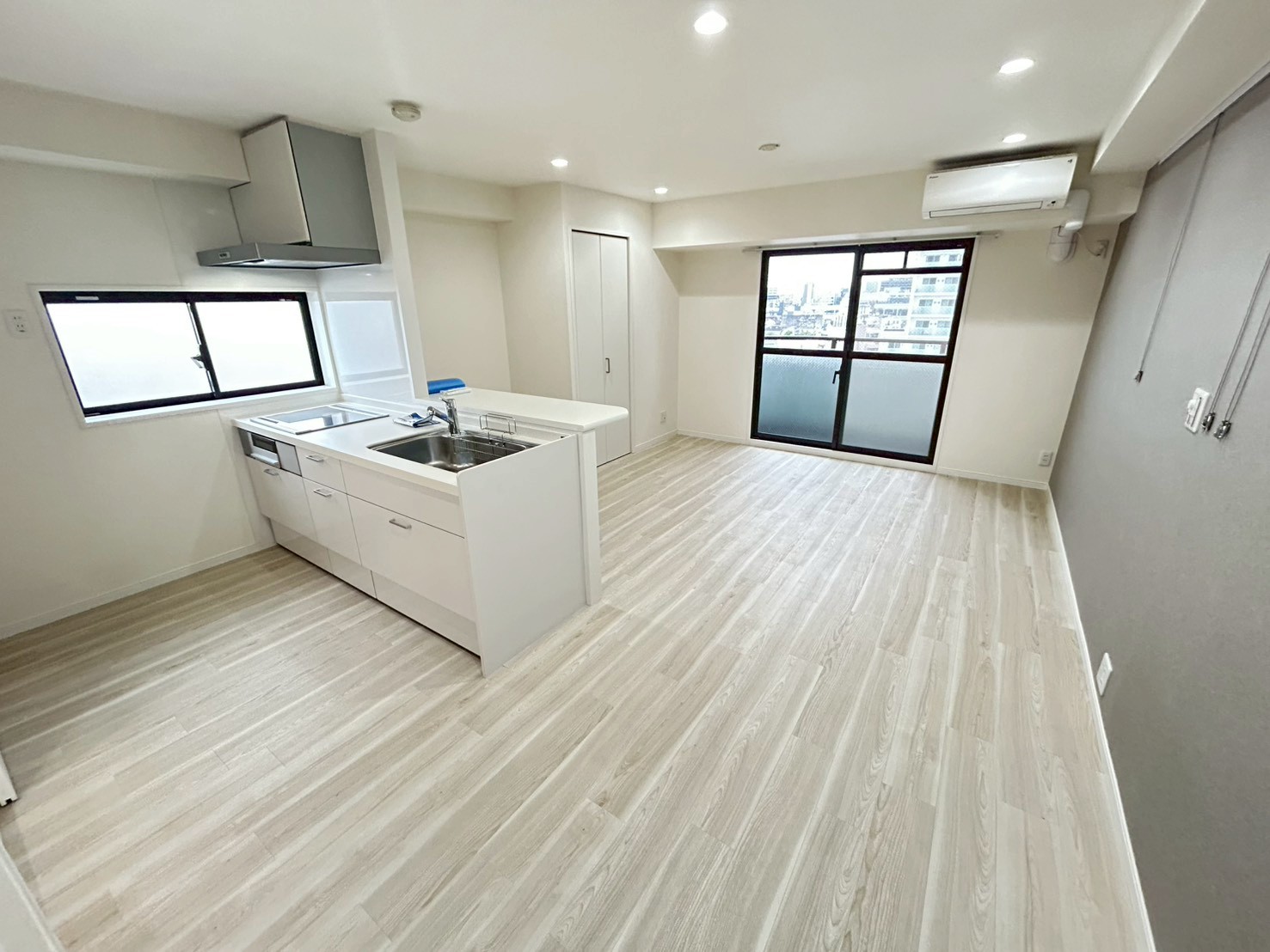 居室・リビング　他号室参照写真