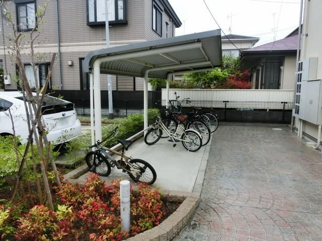 その他共有部分　★屋根付駐輪場スペースです★