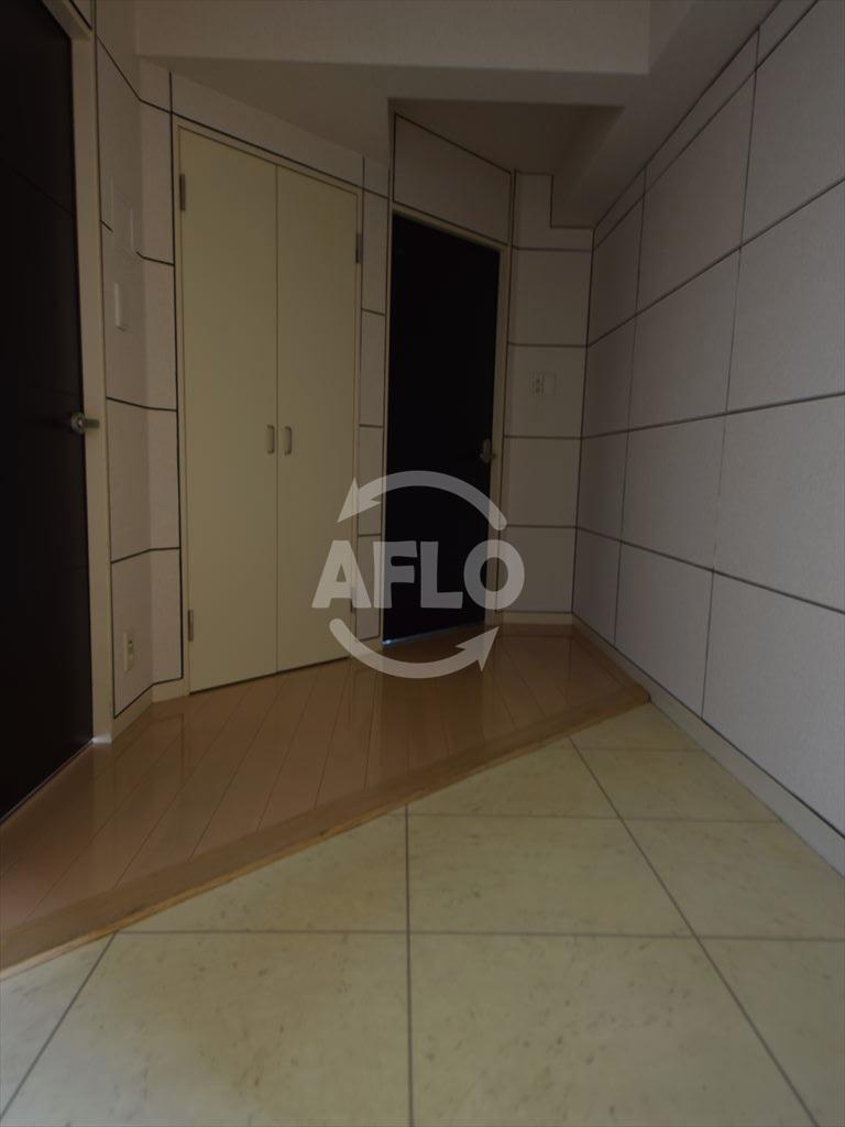 玄関　ゼウス難波プレミアム　玄関