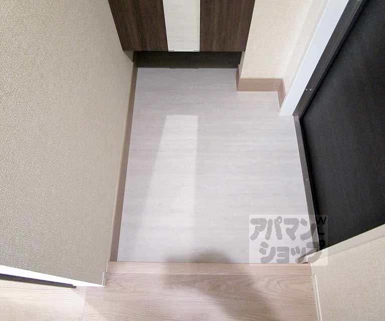 玄関　１０１号室の写真です。