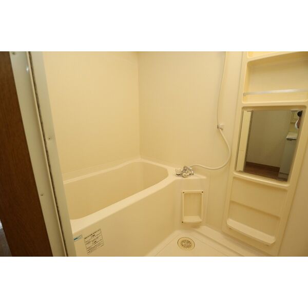 バス・シャワールーム　※このお写真は同物件の別のお部屋のお写真です。現状優先