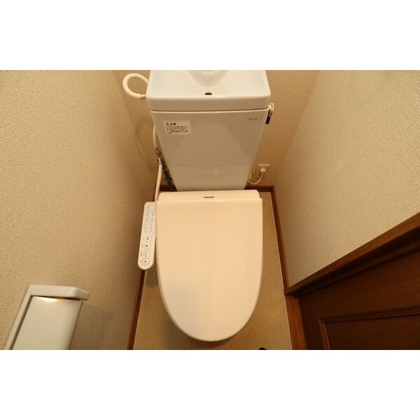 トイレ　※このお写真は同物件の別のお部屋のお写真です。現状優先