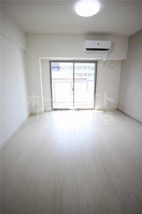 居室・リビング　ゆったり過ごせる居間です