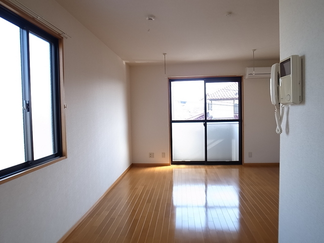 居室・リビング　南向きの明るいお部屋です♪