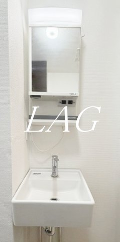 洗面設備　独立洗面台です。