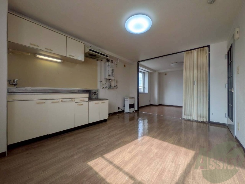 居室・リビング　広くてキレイなお部屋が広がっていて、充実した生活が送れそう。