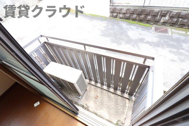 バルコニー　外からの目が気にならないバルコニーで洗濯物が干せます