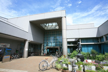 図書館　川崎市立高津図書館（図書館）まで211m