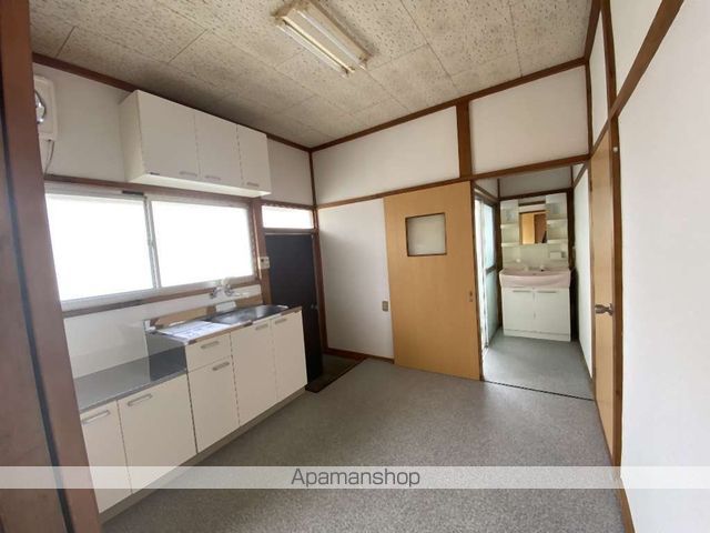 ＪＲ常磐線 植田駅 バス乗車時間：14分 最寄りバス停で下車 徒歩7分 1階建 築42年のキッチン写真
