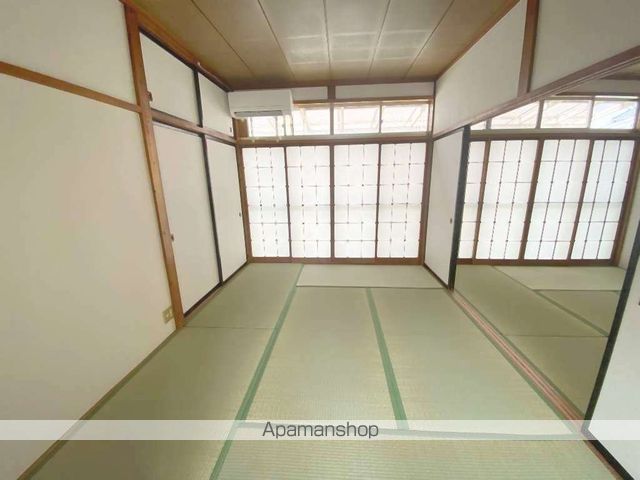 ＪＲ常磐線 植田駅 バス乗車時間：14分 最寄りバス停で下車 徒歩7分 1階建 築42年の居間写真