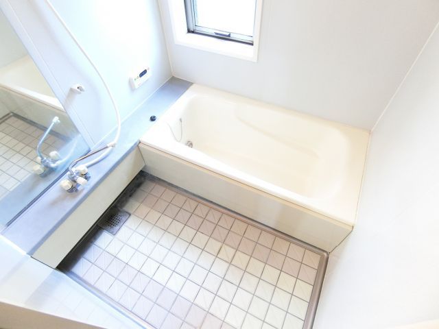 バス・シャワールーム　同物件別部屋イメージ写真
