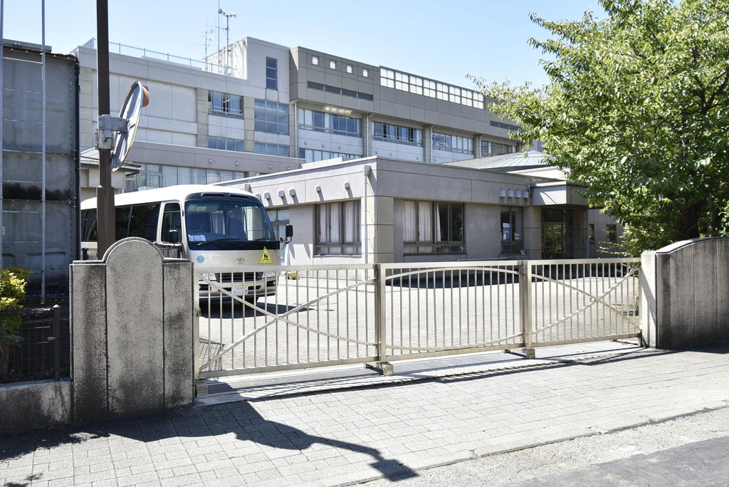 小学校　川崎市立稲田小学校（小学校）まで532m