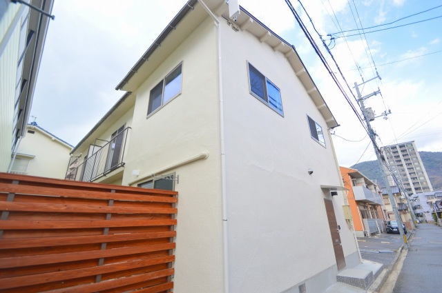コンビニ　セブンイレブン広島海田幸町店（コンビニ）まで402m