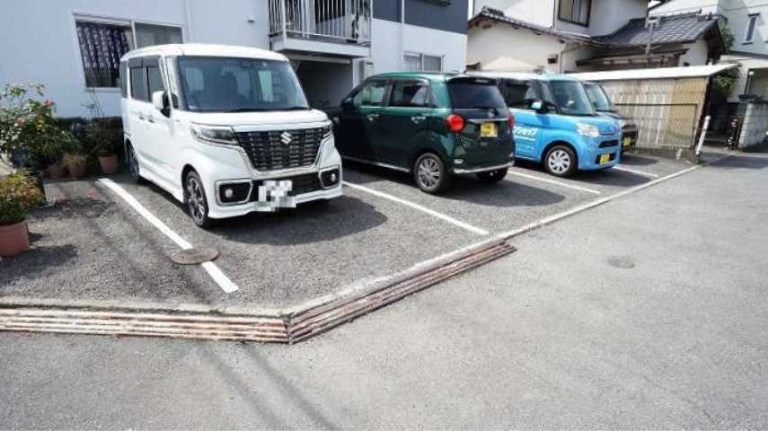 駐車場　駐車場