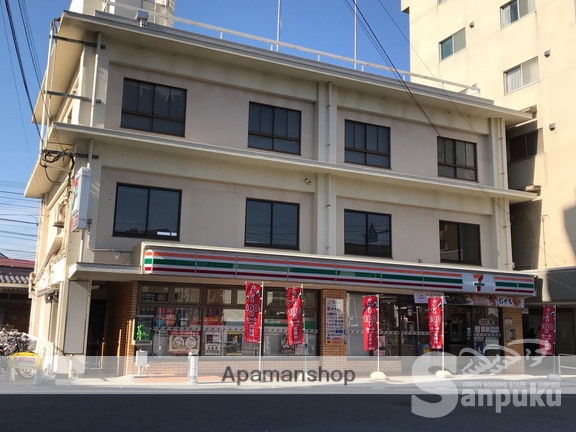 コンビニ　セブンイレブン（コンビニ）まで293m