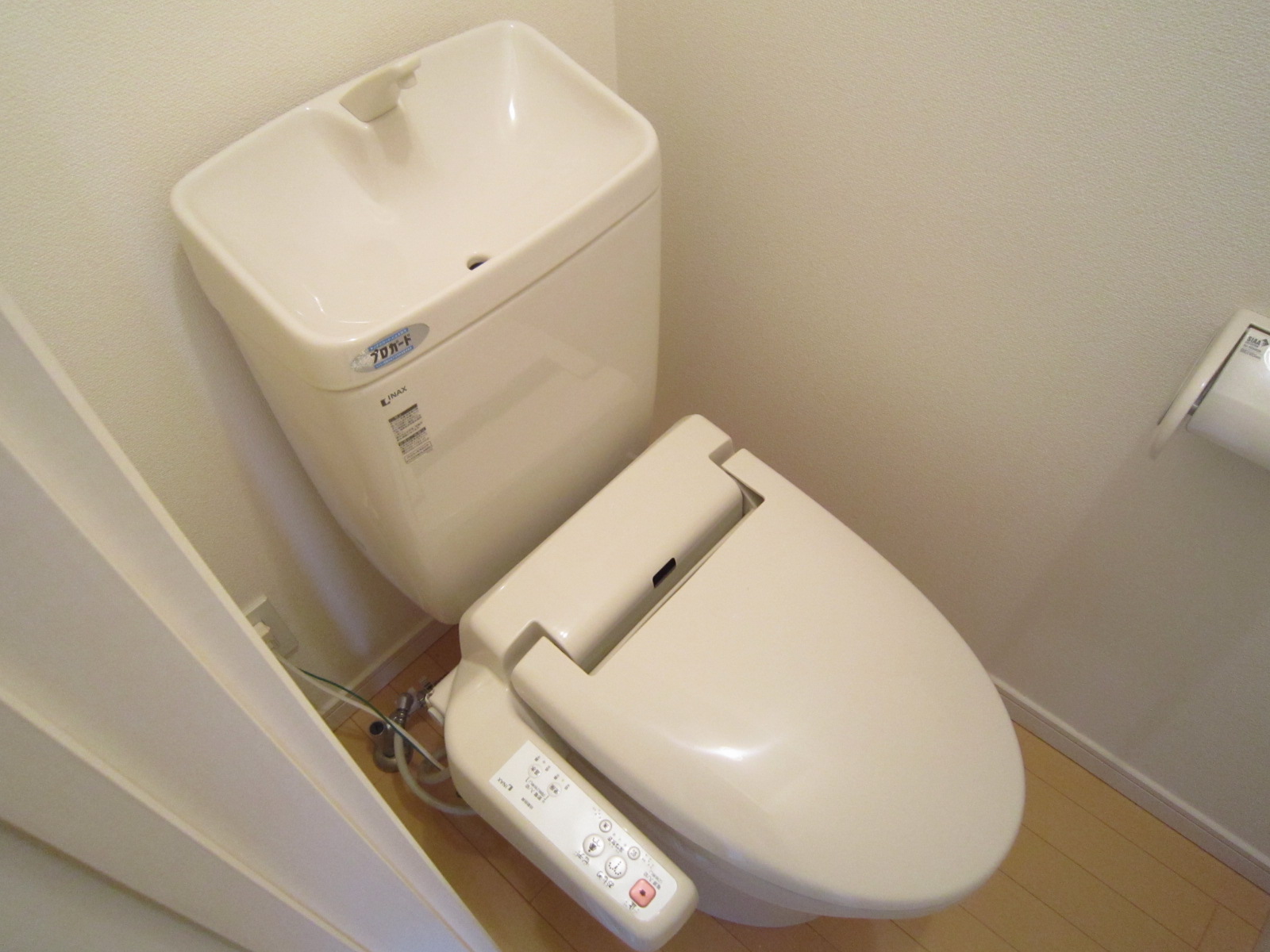 トイレ　温水洗浄便座付き☆