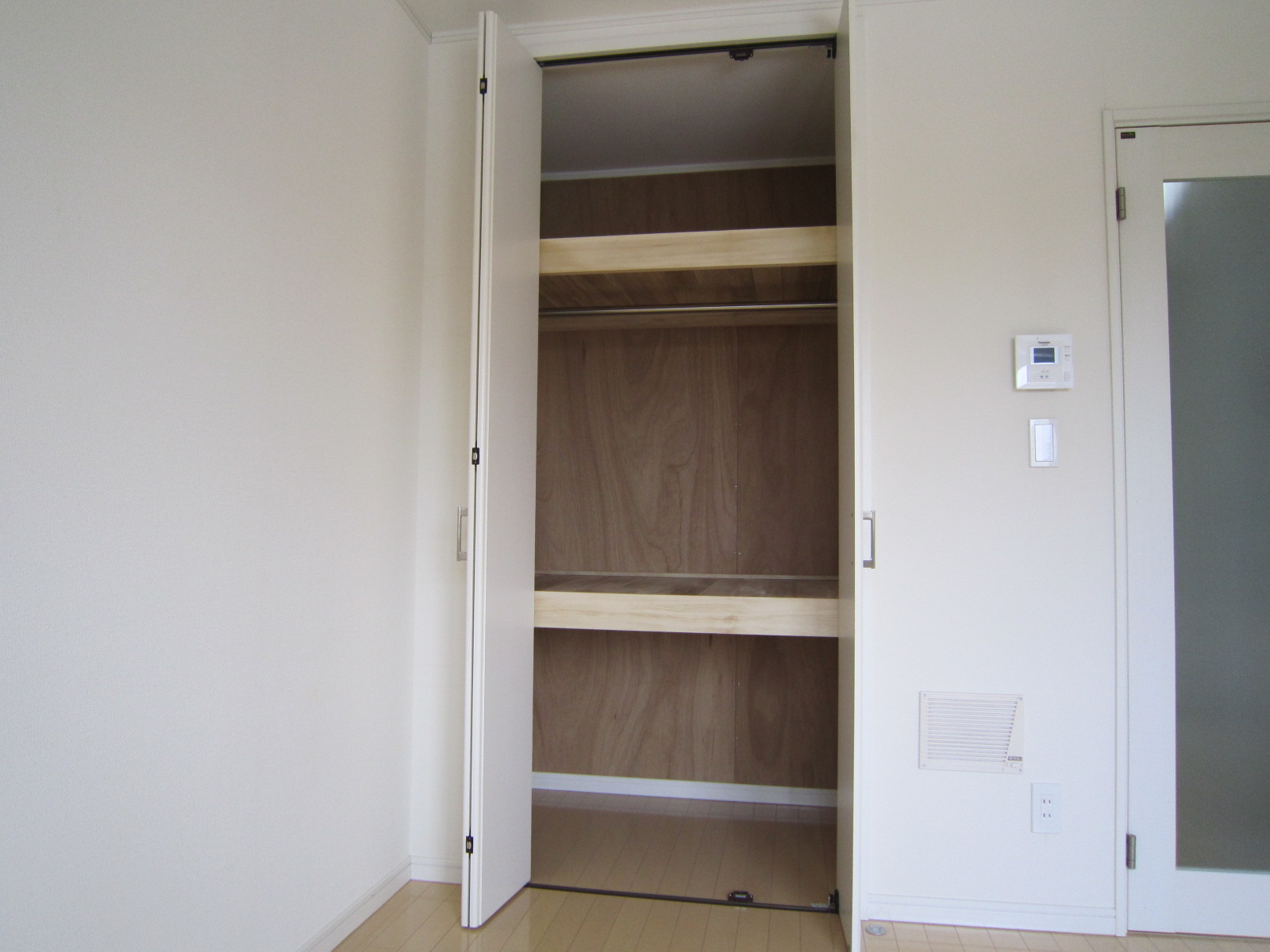 収納　洋室クローゼット