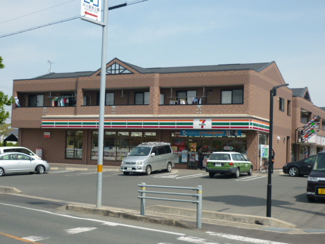 コンビニ　セブンイレブン豊橋牛川通3丁目店（コンビニ）まで472m