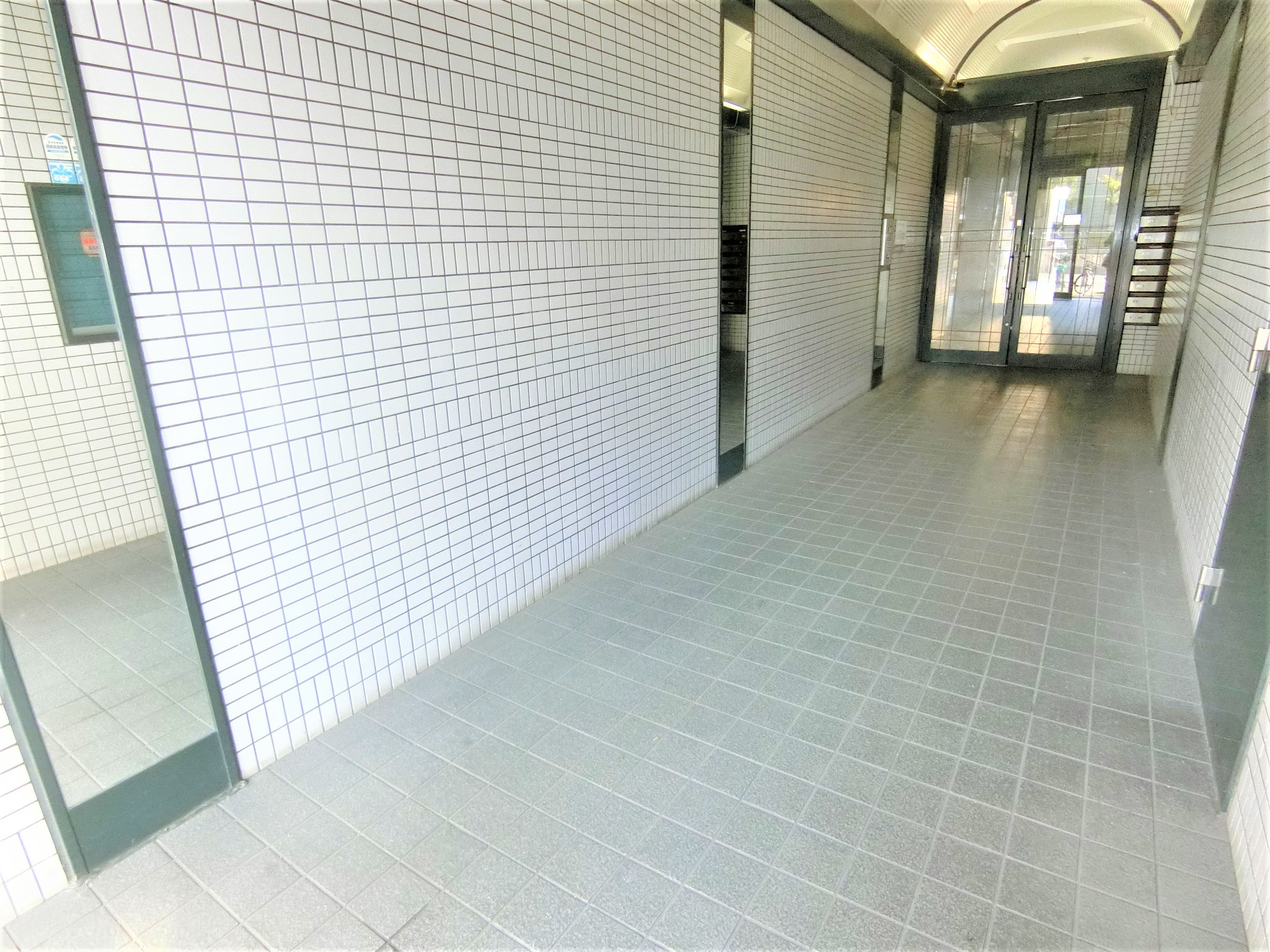 セキュリティ　安心のオートロック完備です☆