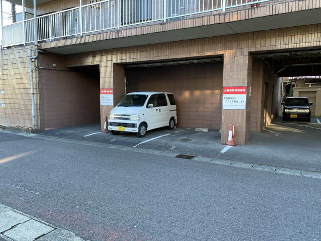 【吉田マンション・城房の駐車場】