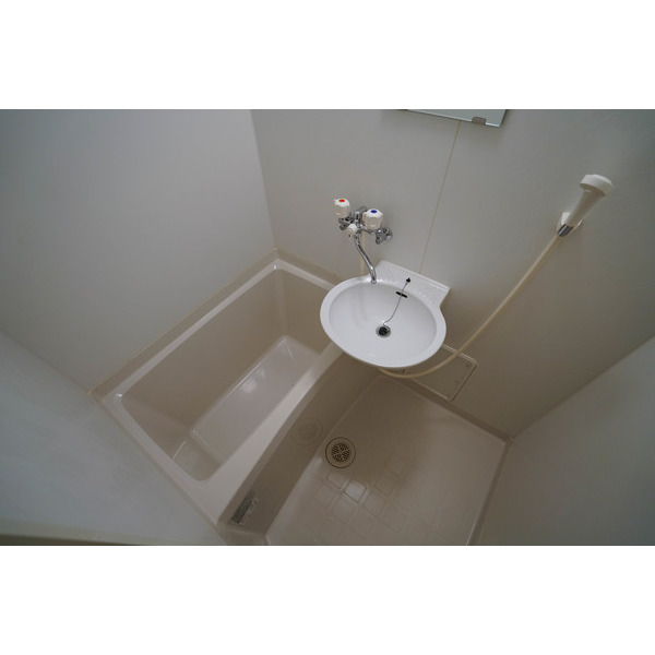 バス・シャワールーム　同じ建物の別のお部屋