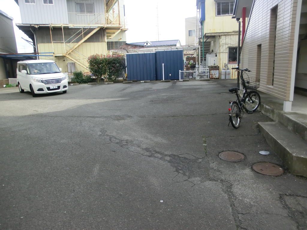 【多賀城市明月のアパートの駐車場】