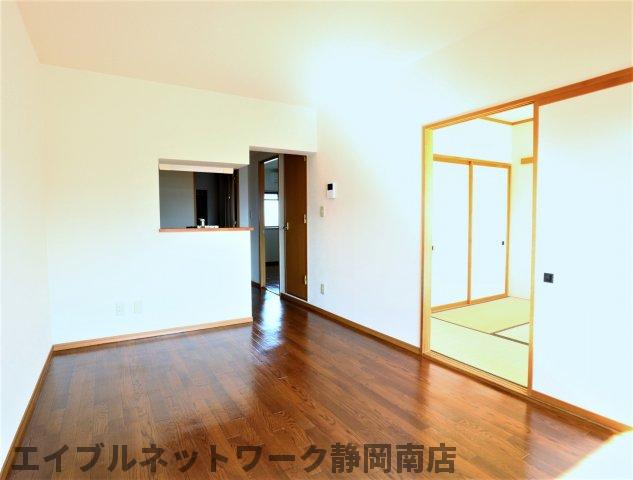 その他部屋・スペース　明るい色調の室内です