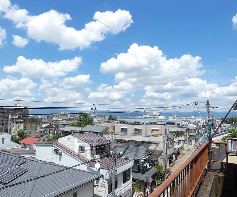 【京都市東山区本町１８丁目のマンションの眺望】