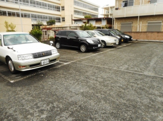 駐車場　アンプルールクラージュ　アミティエ
