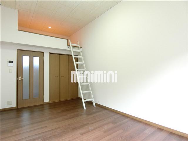 居室・リビング　７．５帖の洋室です。