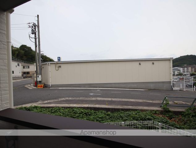 エントランス　駐車場