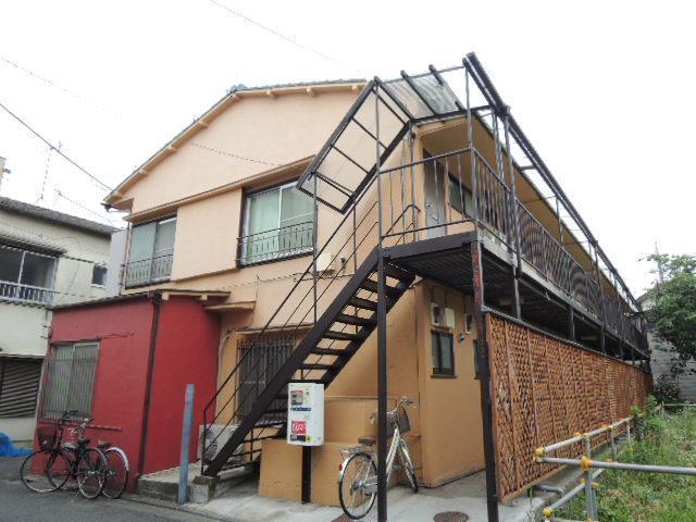 足立区西新井本町のアパートの建物外観
