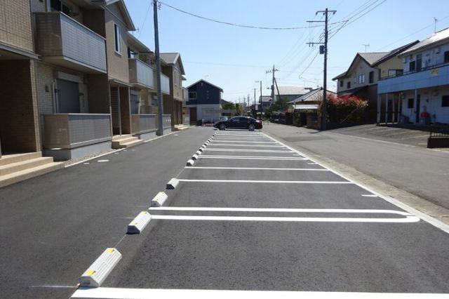 【アデル深芝　Aの駐車場】