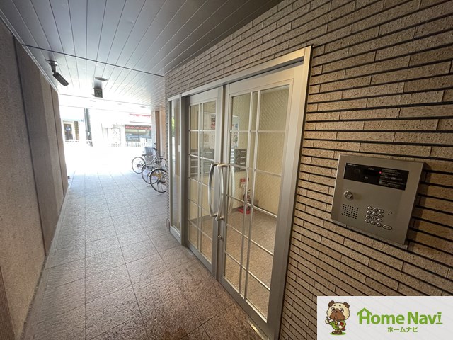 その他設備　オートロック付き