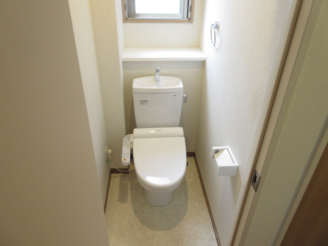 トイレ　ウォシュレット付き