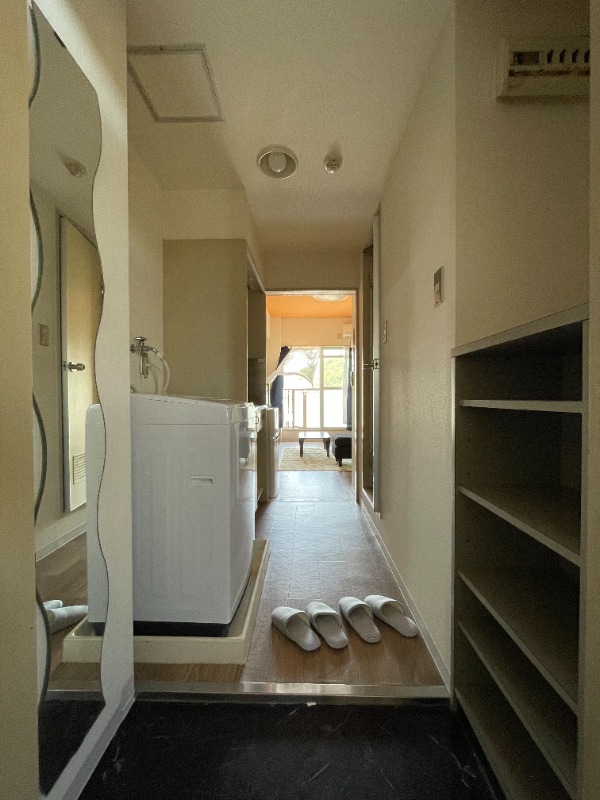 玄関　家具家電は付きません