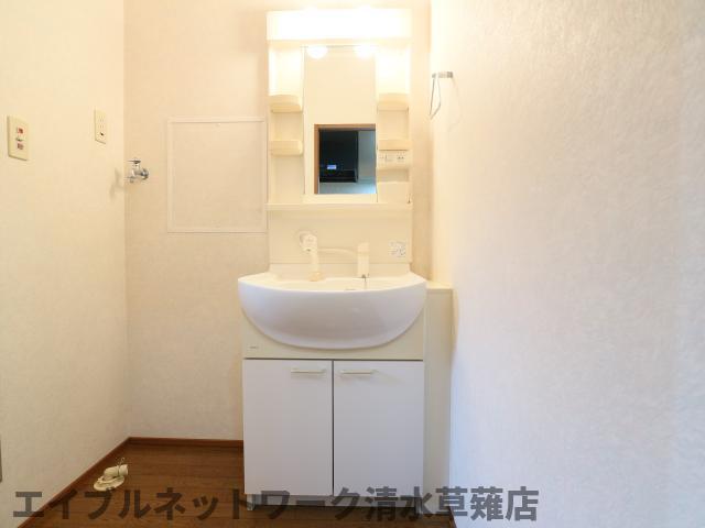 【静岡市清水区鳥坂のアパートの洗面設備】