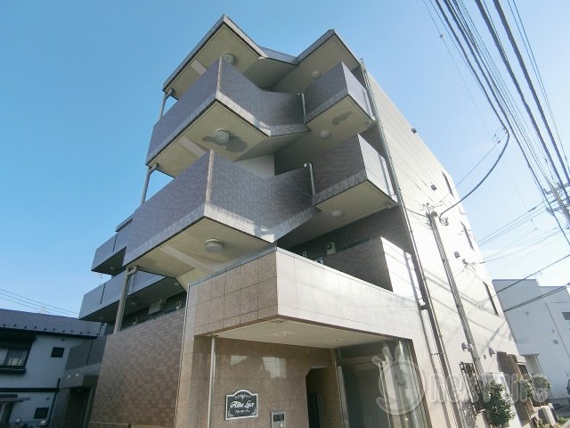 立川市一番町のマンションの建物外観