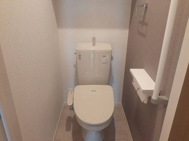 【上田市下之条のアパートのトイレ】